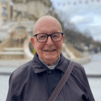 André